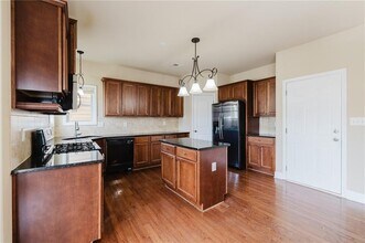 3562 Fallen Oak Dr in Buford, GA - Building Photo - Building Photo