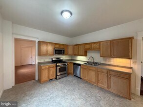 1740 Arnold Ave in Willow Grove, PA - Building Photo - Building Photo