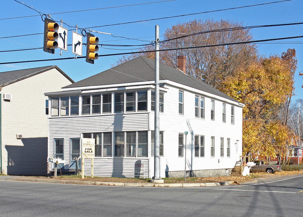 395 Bridgton Rd in Westbrook, ME - Foto de edificio