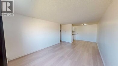 9515-9100 100 Ave. in Grande Prairie, AB - Building Photo - Building Photo