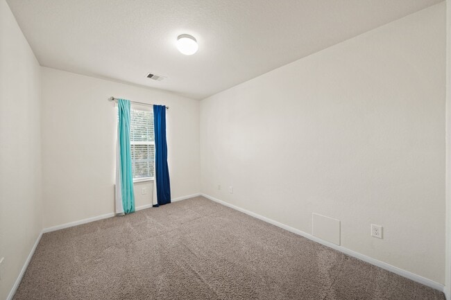 property at 4027 Waterford Ln