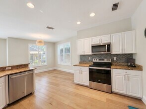 6772 Southern Oak Ct in Naples, FL - Building Photo - Building Photo