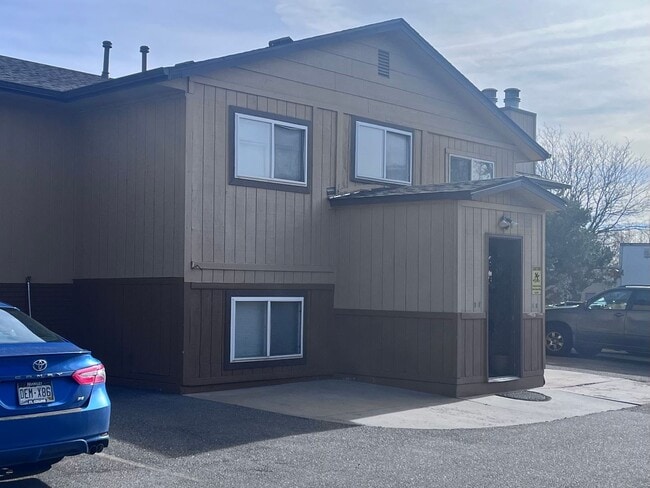 property at 127 W 45th St