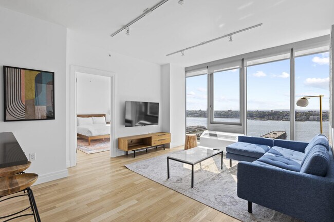 554 W 54th St in New York, NY - Building Photo - Building Photo