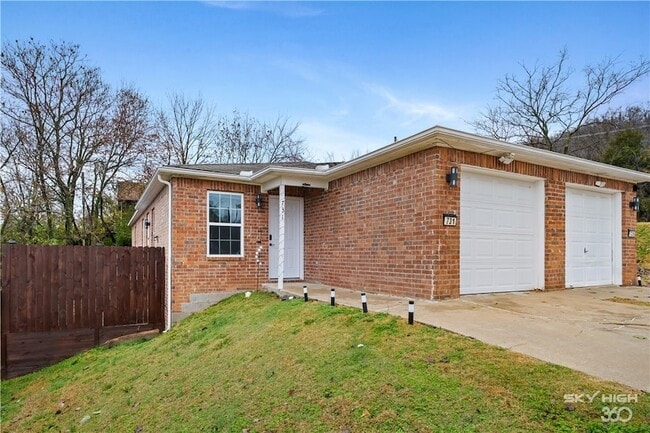 731 Erika Ave in Fayetteville, AR - Building Photo - Building Photo