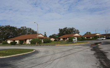 Maine Avenue Apartments & Villas in Apopka, FL - Building Photo - Building Photo