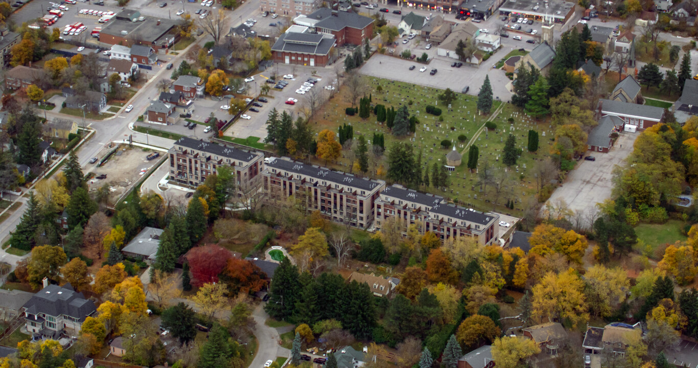 Arnold & Major Mackenzie Condos & Towns in Richmond Hill, ON - Building Photo