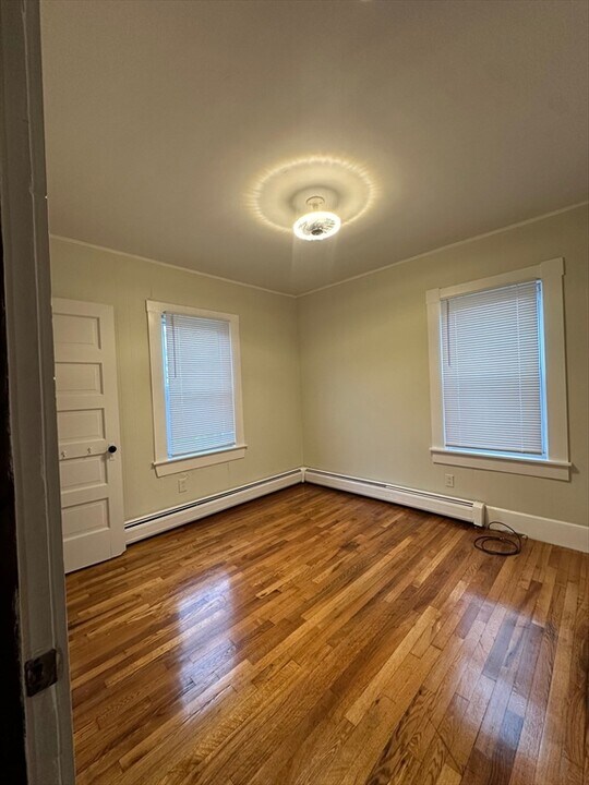 18-20-20 Olney St in Lowell, MA - Building Photo