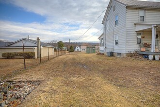 214 E 3rd St in Mifflinville, PA - Building Photo - Building Photo