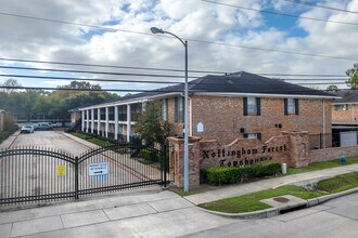 Nottingham Forest Condominiums in Houston, TX - Building Photo - Building Photo