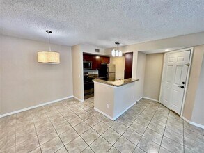 5124 Conroy Rd in Orlando, FL - Building Photo - Building Photo