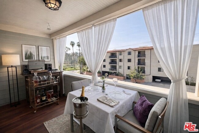 1112 1/2 Echo Park Ave in Los Angeles, CA - Building Photo - Building Photo