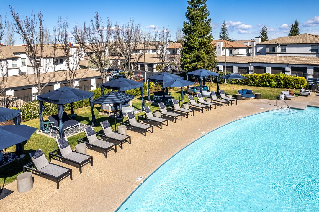Ascent at The Galleria Apartment Homes in Roseville, CA - Foto de edificio