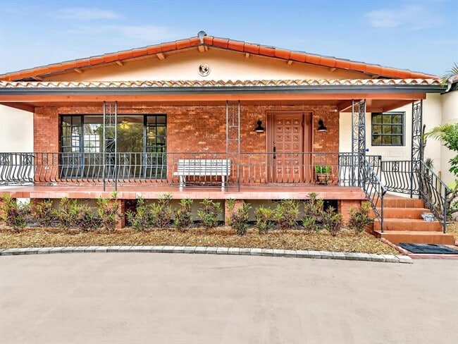 8020 SW 19th St in Miami, FL - Building Photo - Building Photo