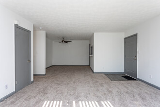 Park at 500 in Stone Mountain, GA - Building Photo - Interior Photo