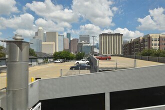 2510 Travis St in Houston, TX - Building Photo - Building Photo