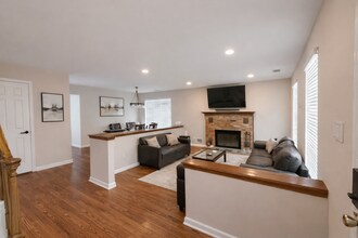 230 Perth Hill Ct in Matawan, NJ - Building Photo - Building Photo