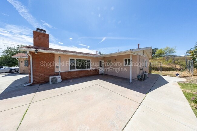 6574 Valley Dr in Riverside, CA - Building Photo - Building Photo