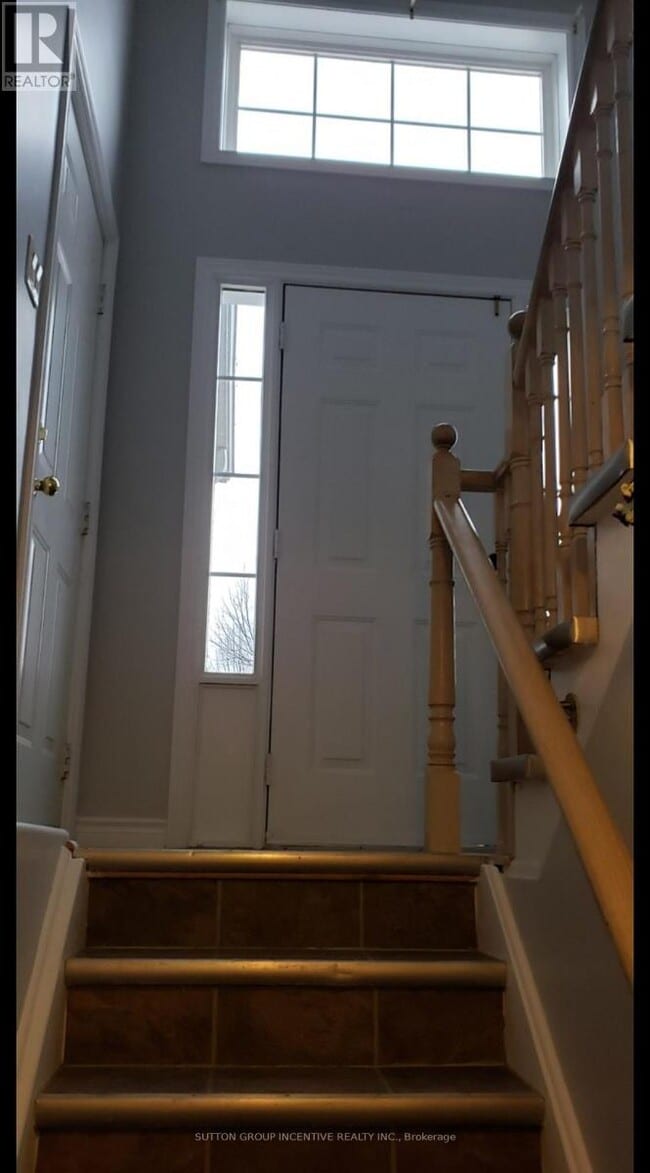 8 Heritage Ct in Barrie, ON - Building Photo - Building Photo