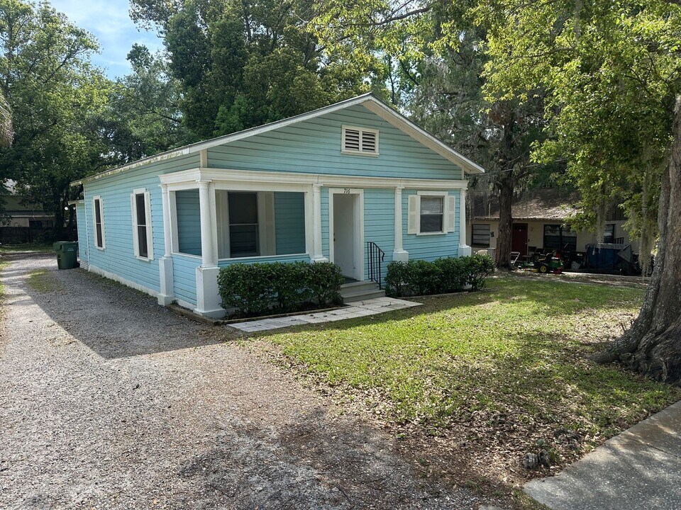 716 Marietta St in Leesburg, FL - Building Photo