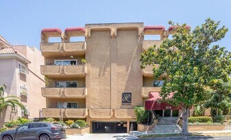 818 S Lucerne Blvd in Los Angeles, CA - Building Photo