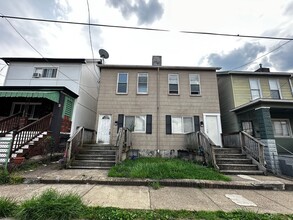 919-921 Robinson St in Mckees Rocks, PA - Building Photo - Building Photo