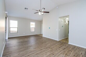 4196 E Coal St in Queen Creek, AZ - Foto de edificio - Building Photo