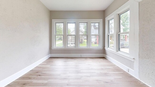 property at 434 E Oxford St