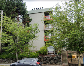 Garden Terrace Apartments in Seattle, WA - Building Photo - Building Photo