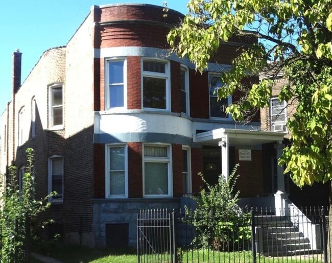 property at 7618 S Emerald Ave