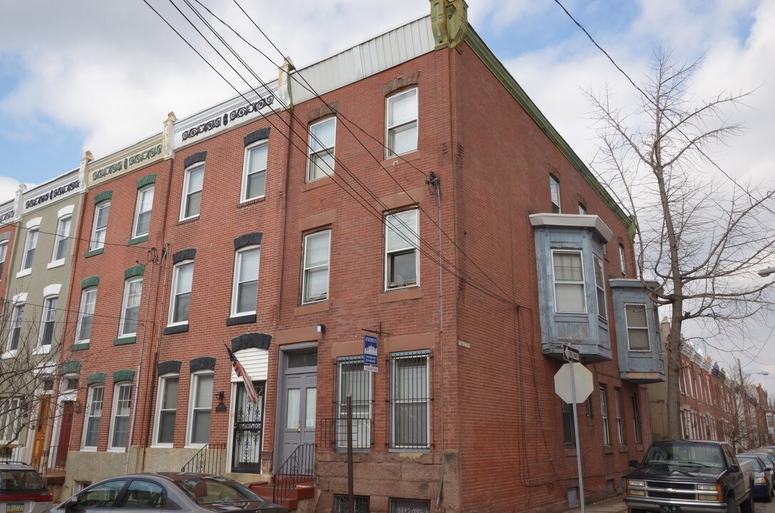 2317 Parrish St in Philadelphia, PA - Foto de edificio