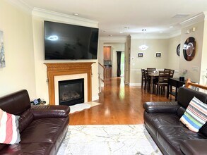 31 Mallard Pl in Secaucus, NJ - Building Photo - Building Photo