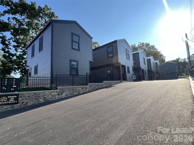 property at 410 N 4th St