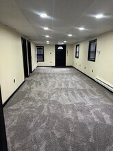 1548 Island Ave, Unit Top Unit in Mckees Rocks, PA - Foto de edificio - Building Photo