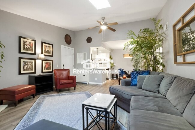 8225 Fairmount Dr in Denver, CO - Building Photo - Building Photo