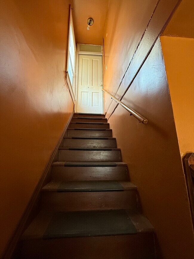 2053 N Kenneth Ave in Chicago, IL - Building Photo - Building Photo