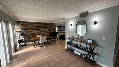 15430 SW 81st Cir Ln in Miami, FL - Building Photo - Building Photo