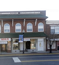 2 W Main St in Maple Shade, NJ - Building Photo - Building Photo