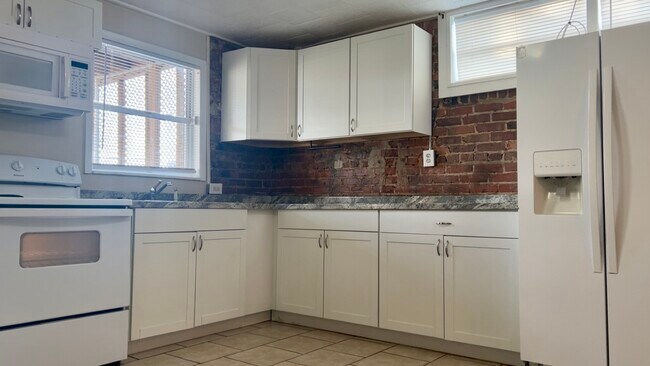 202 Shepard Ave, Unit C in Dundee, FL - Foto de edificio - Building Photo