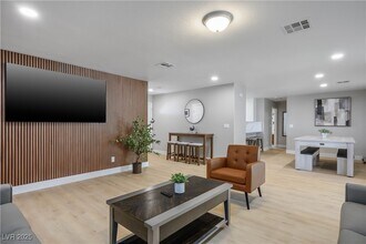 6990 W Richmar Ave in Las Vegas, NV - Building Photo - Building Photo
