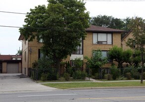 2259 Kipling Ave in Toronto, ON - Building Photo