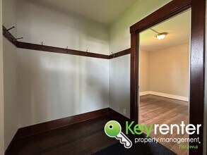 830 E 49th St in Tacoma, WA - Building Photo - Building Photo
