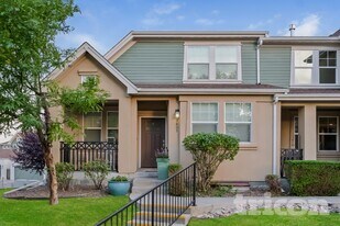 9805 W Hinsdale Pl in Littleton, CO - Building Photo