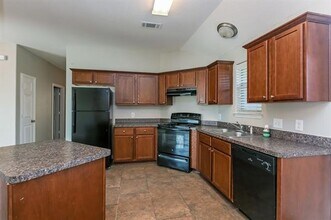 3428 Heatherbend St in Fort Worth, TX - Building Photo - Building Photo