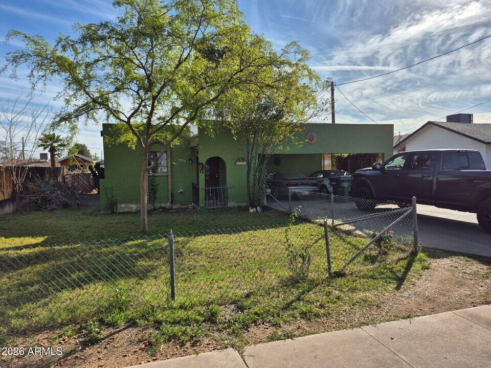 1423 E Virginia Ave in Phoenix, AZ - Building Photo
