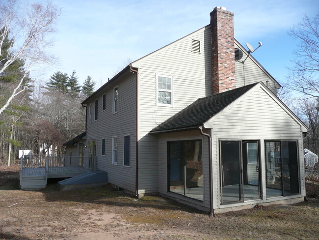 195 Bushy Hill Rd in Simsbury, CT - Building Photo - Building Photo