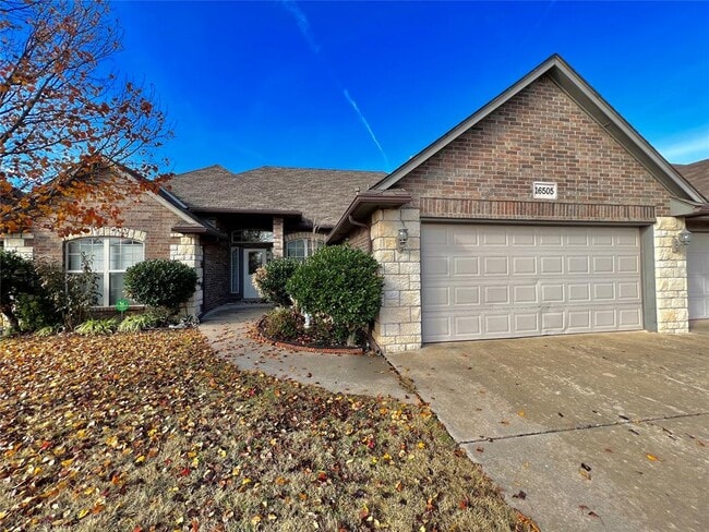 16505 Moorgate Ln in Edmond, OK - Building Photo - Building Photo