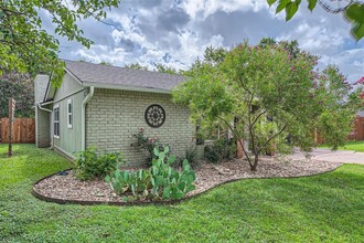 1703 Wagon Gap Dr in Round Rock, TX - Building Photo - Building Photo