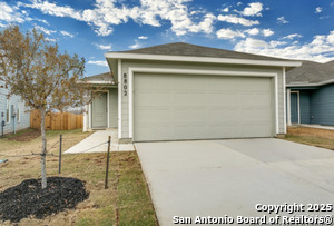 8802 Astral Pl in San Antonio, TX - Building Photo