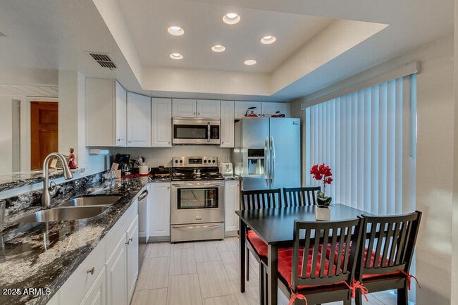 property at 9450 N 94th Pl